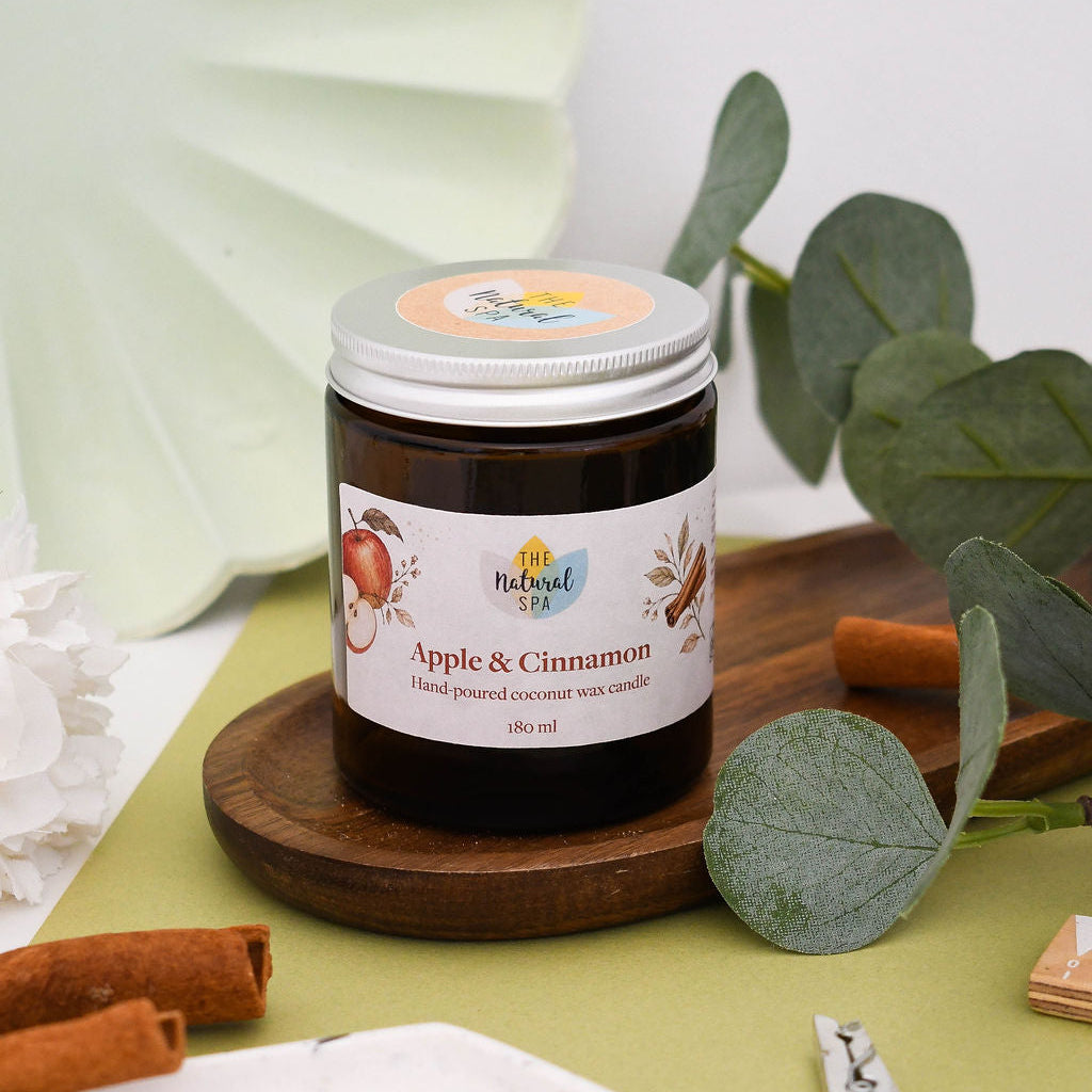 Apple & Cinnamon Scented Candle | Hand-Poured | Warm & Cosy Autumn and Christmas Fragrance | 180ml